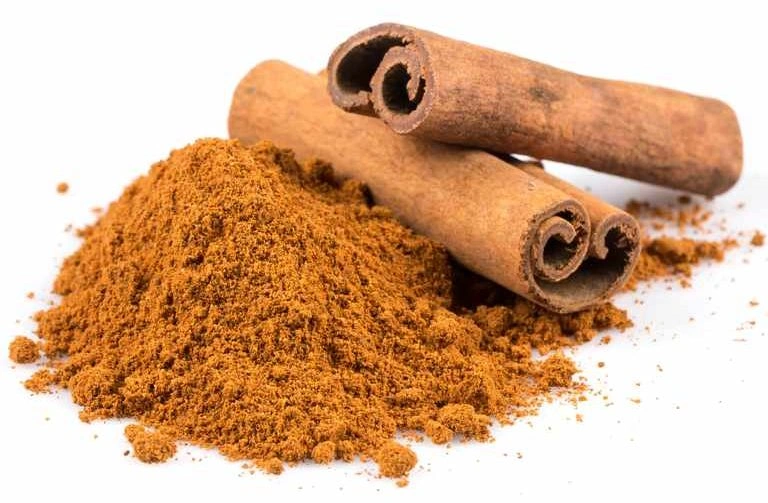 Cinnamon-sticks-and-ground-cinnamon-2a732e4-e1612664866626